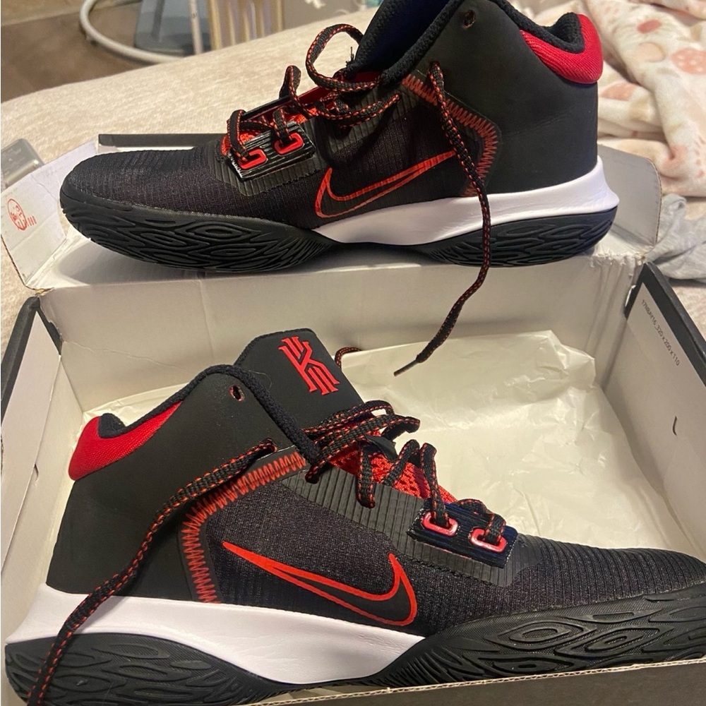 Nike Kyrie Flytrap Iv - image 1